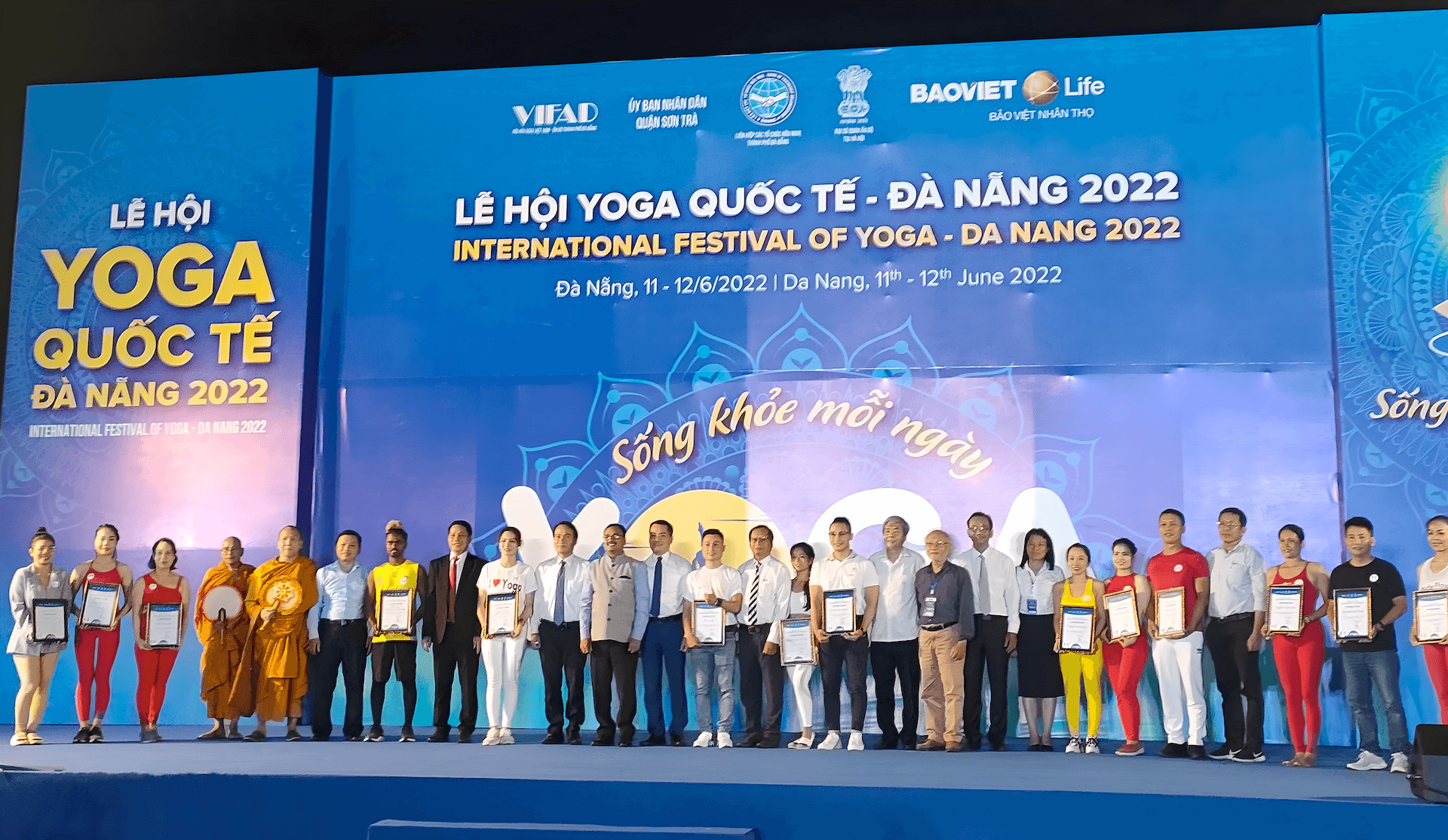 festival international yoga vietnam 01